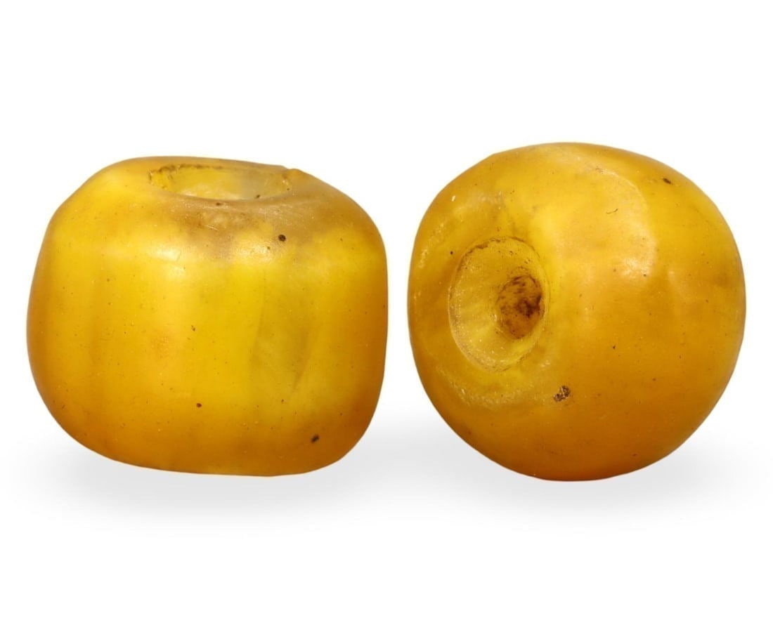 Post Medieval Mauritanian Copal Beads, 19th-20th Century: **Dimension information at the bottom section after Condition** Welcome to the No Reserve Antique Treasures Auction, where history comes alive through an extraordinary collection of treasures spanning