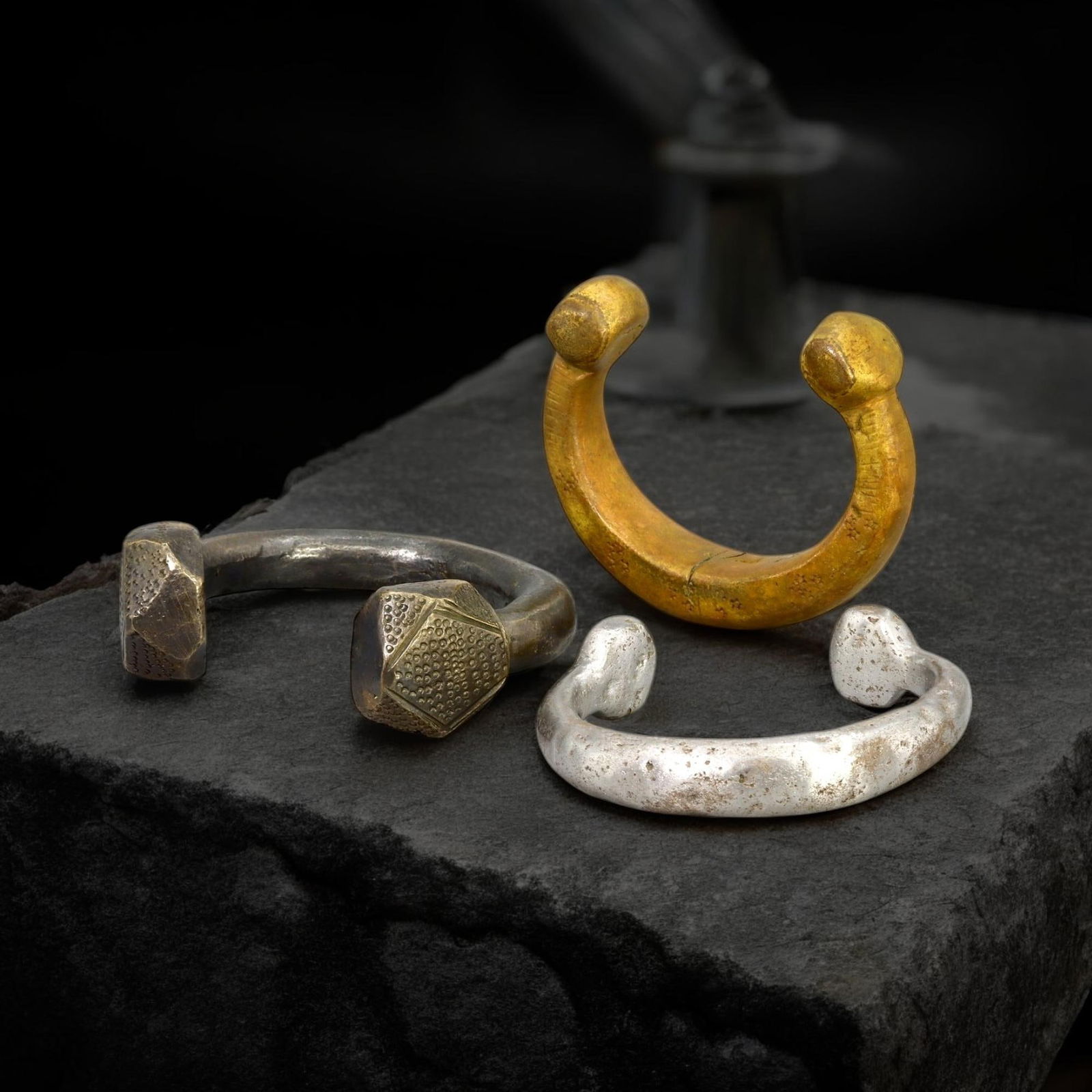 AFRICAN MANILLA BRACELETS: Lot of 3 Items (460g, 5.5-6cm) (1 of 2)