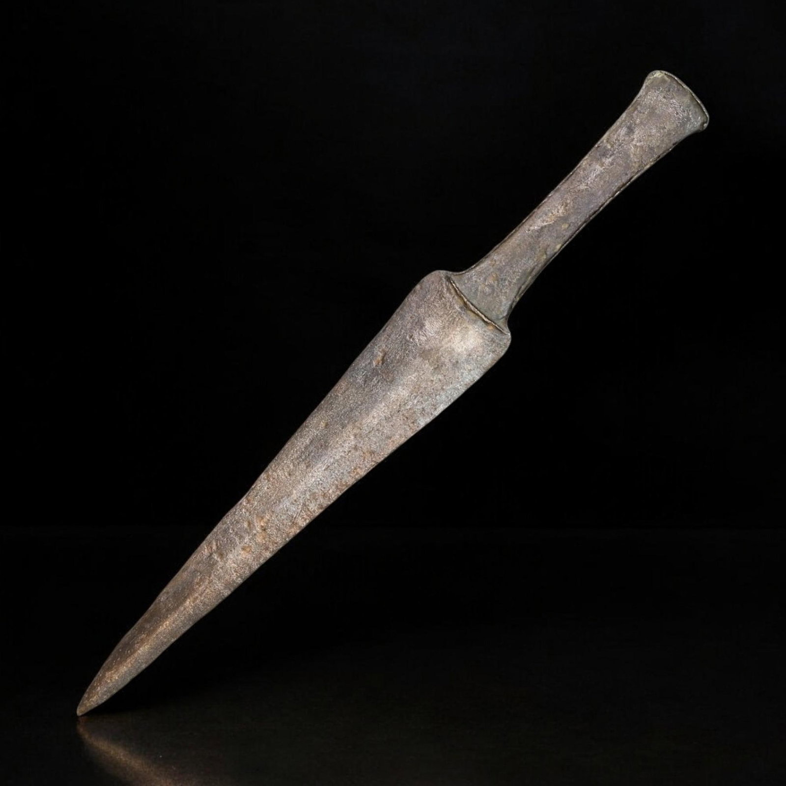 LURISTAN BRONZE DAGGER, WESTERN IRAN, CIRCA 1200-800 BCE (27.5cm, 91g) (1 of 2)