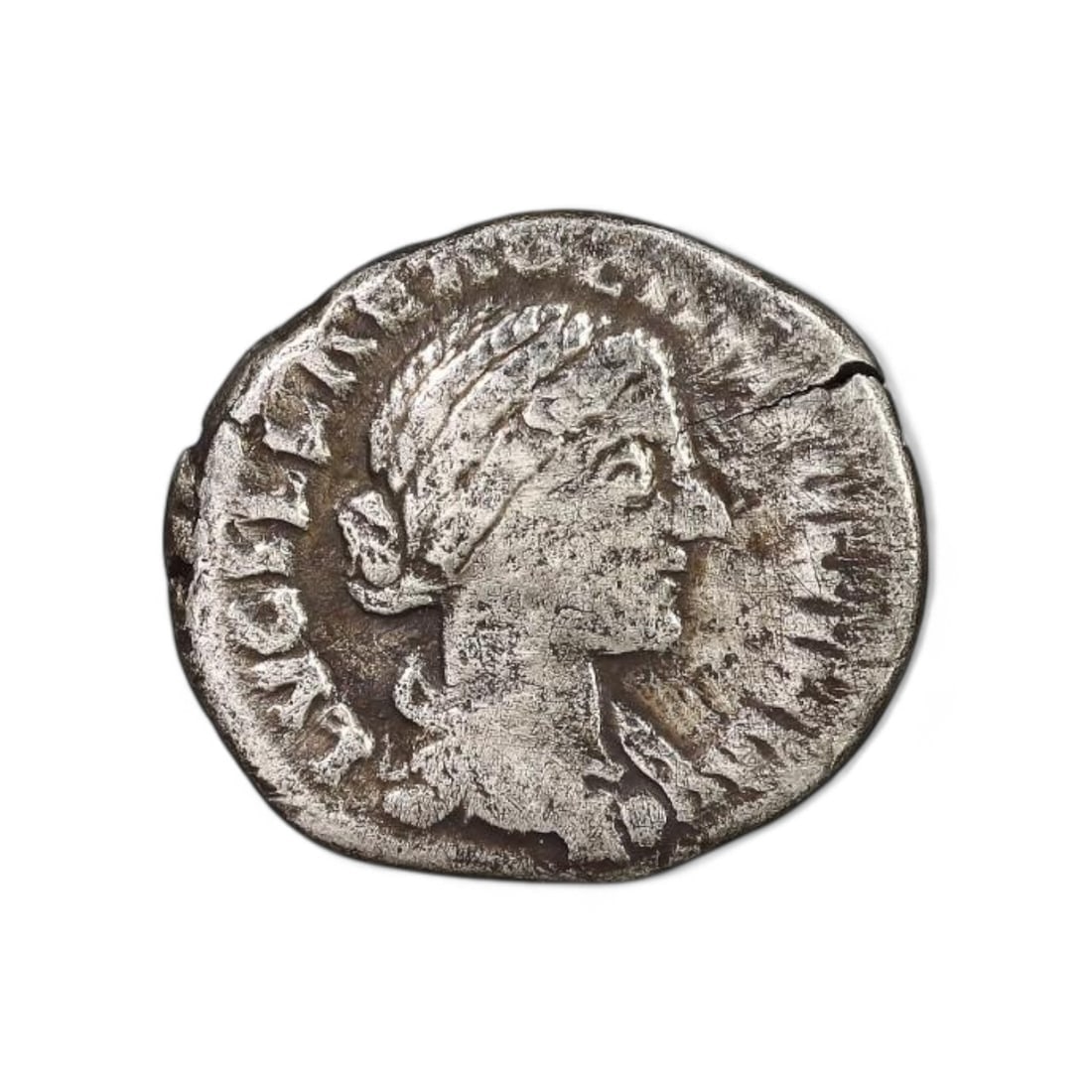 ROMAN IMPERIAL: Silver Denarius of Faustina the Younger, 2nd Century CE (2.5g, 19x17mm) (1 of 2)