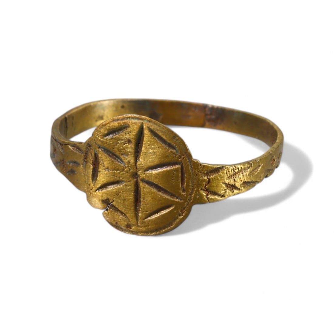 BYZANTINE ERA: Bronze "Geometric Starburst" Ring, 6th-9th Century CE ( 8.5 US, 1g) (1 of 2)
