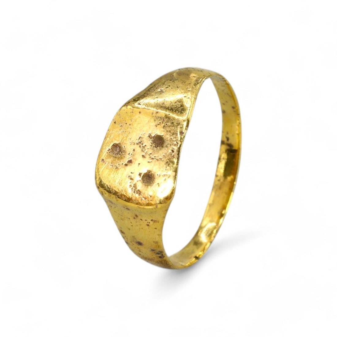 BYZANTINE ERA: Bronze Ring with 24K Gold Gilt, 6th-9th Century CE (4g, Size 8): This Byzantine bronze ring, enhanced with 24K gold gilt, features a distinctive rectangular bezel with subtle indentations, reflecting the artistic elegance and symbolic depth characteristic of the By
