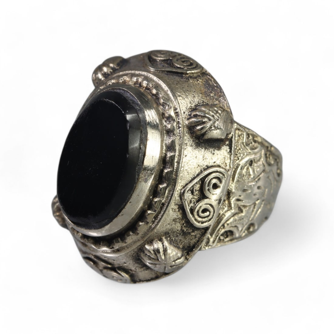 MIDDLE EASTERN: Silver "Regal Onyx Crest" Ring, 20th Century (15g, Size 9 US) (1 of 3)