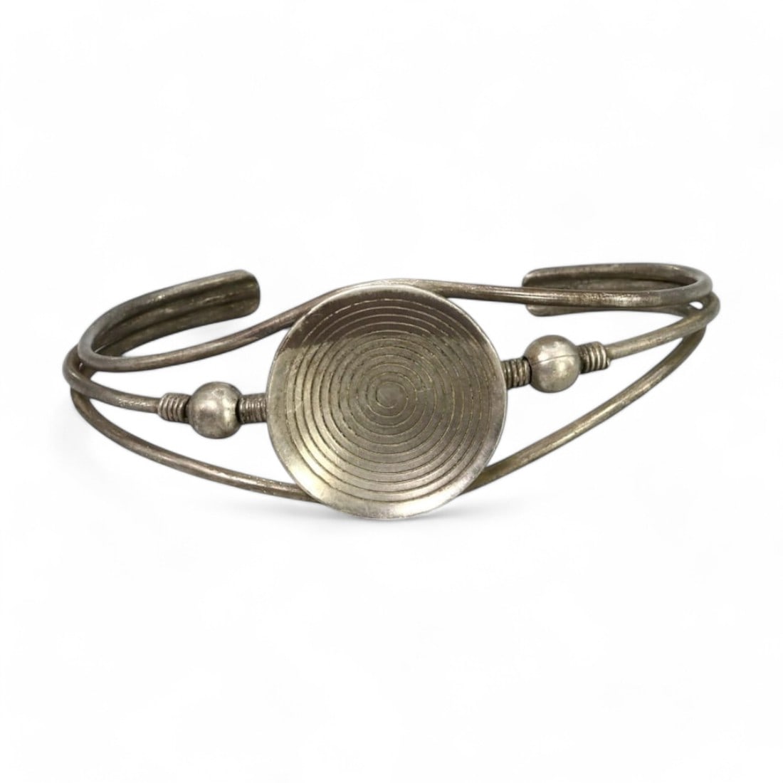 MINIMALIST STYLE: Silver "Concentric Circle Motif" Bracelet (16g, 2.5cm x 6.5cm) (1 of 3)