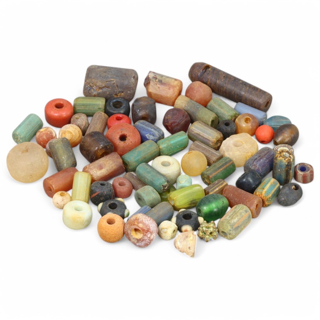 Ancient to Medieval: Mixed Glass Beads, Mediterranean and Beyond (0.5-1 cm, 55g): This diverse collection of mixed glass beads reflects the vibrant artistry and trade connections of ancient and medieval cultures. Ranging from 0.5 to 1 cm in size, these beads showcase a variety of c