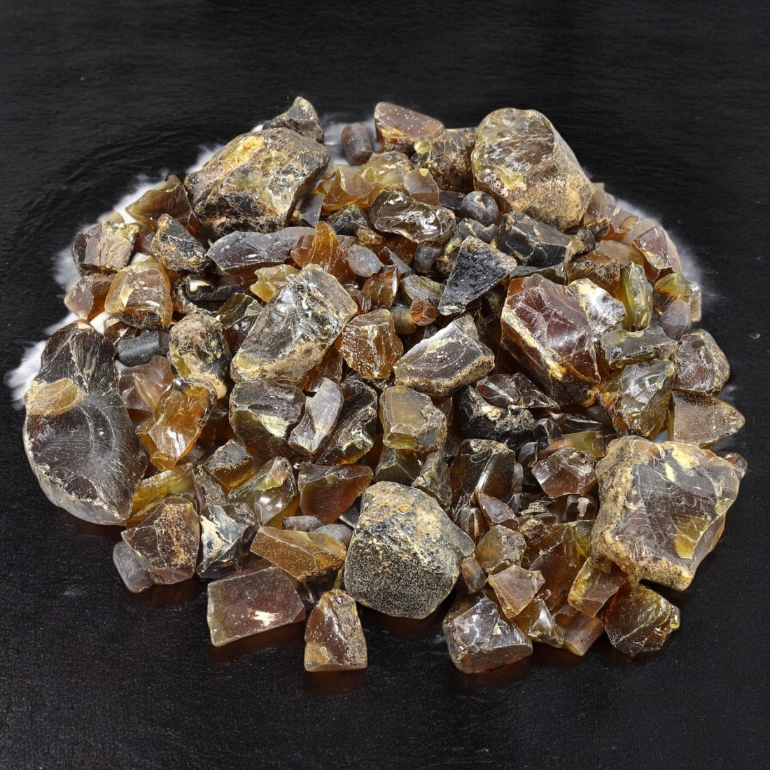 RAW AMBER: Lot of Natural Amber Rough, (917g, 3-10cm) (1 of 1)