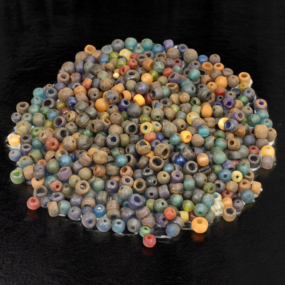 VENETIAN TRADE BEADS: Lot of Multicolored Glass Beads, West Africa (430g, 8-10mm) (1 of 1)