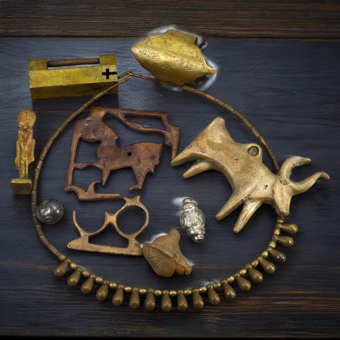 BRONZE CURRENCY AND FIGURINES LOT: Assorted Bronze and Metal Artifacts (294g, 3-9 cm) (1 of 1)