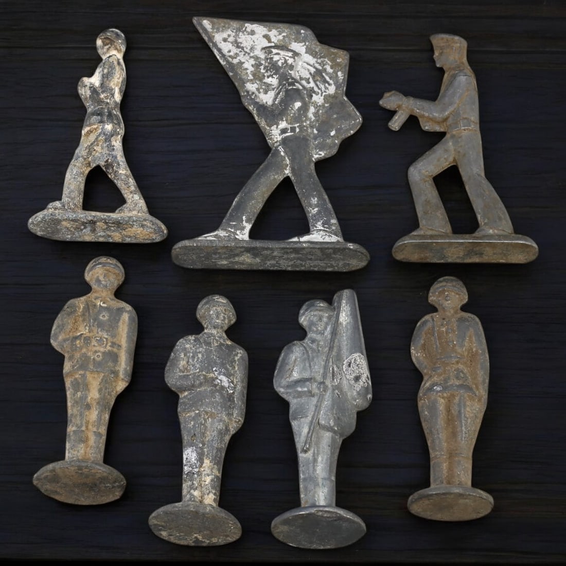 VINTAGE LEAD SOLDIER FIGURINES LOT: Assorted Military Figures (147g, 6 cm Each) (1 of 1)