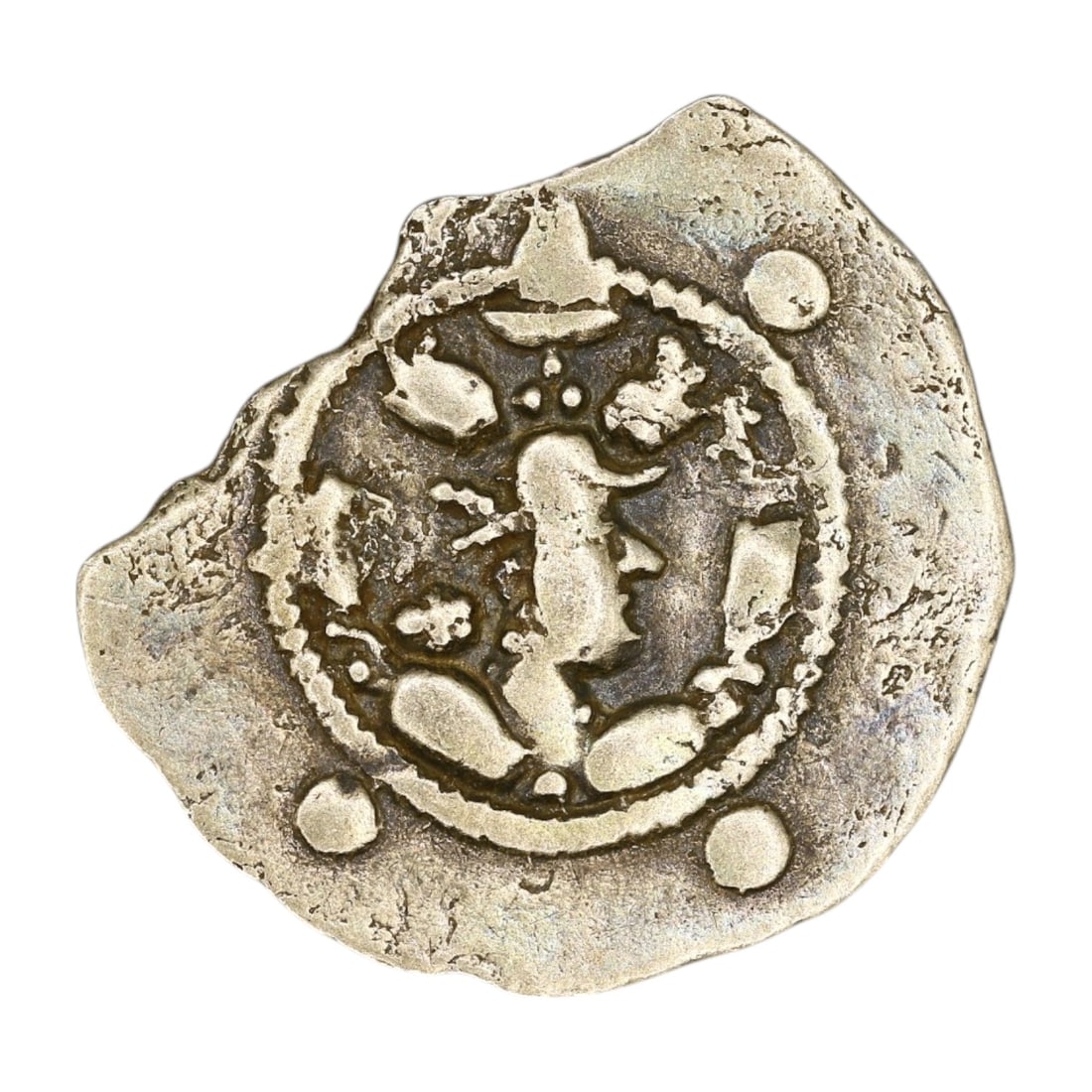 HEPHTHALITE EMPIRE: Silver Drachm - 5th Century AD, Imitation of Peroz Issue: A fascinating silver drachm from the Hephthalite Empire, minted in the 5th century AD as an imitation of the Sasanian King Peroz's coinage. The obverse features a right-facing male bust, likely repres