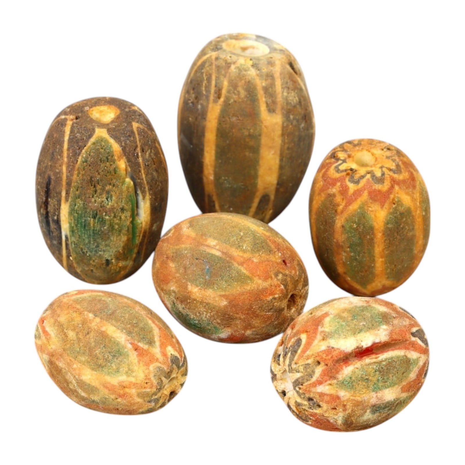 AFRICAN: Antique Chevron and Trade Beads, (77g, 21-29mm): This remarkable lot features African antique chevron and trade beads, weighing a total of 77 grams with individual beads ranging from 21 to 29mm in size. These beads display a striking variety of shap