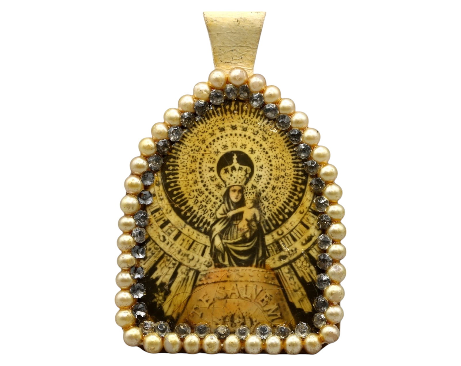 SPAIN: Devotional Reliquary Pendant - Our Lady of the Pillar, 19th-20th Century: A stunning Spanish devotional reliquary pendant, measuring 5 x 3.5 cm and weighing 6 grams, featuring a detailed image of Our Lady of the Pillar, the patroness of Spain. The central depiction shows th