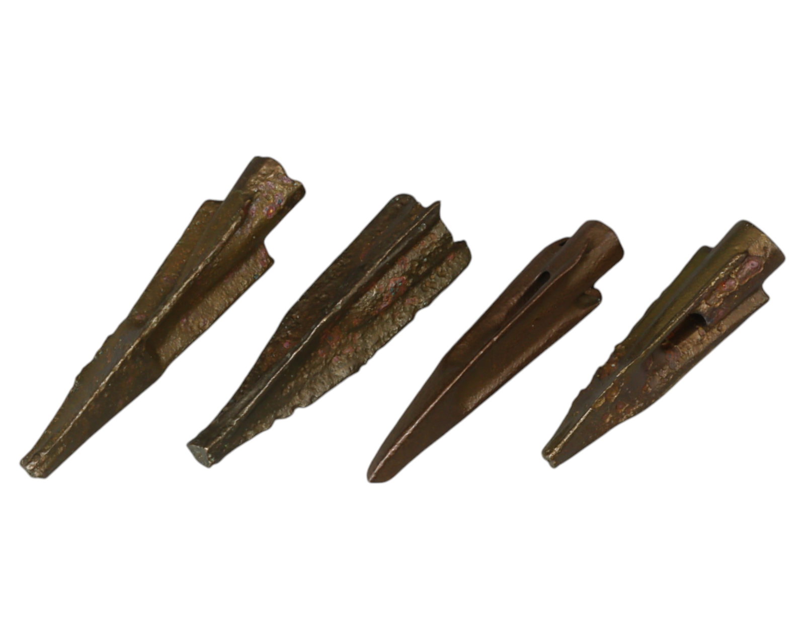 ANCIENT STEPPE: Scythian-Sarmatian Bronze Arrowheads - Socketed War Projectiles, 7th-3rd Century BCE: A well-preserved set of ancient Scythian - Sarmatian bronze arrowheads from the nomadic warrior cultures of the Eurasian steppe, dating to the 7th-3rd century BCE. These expertly cast socketed arrowhe