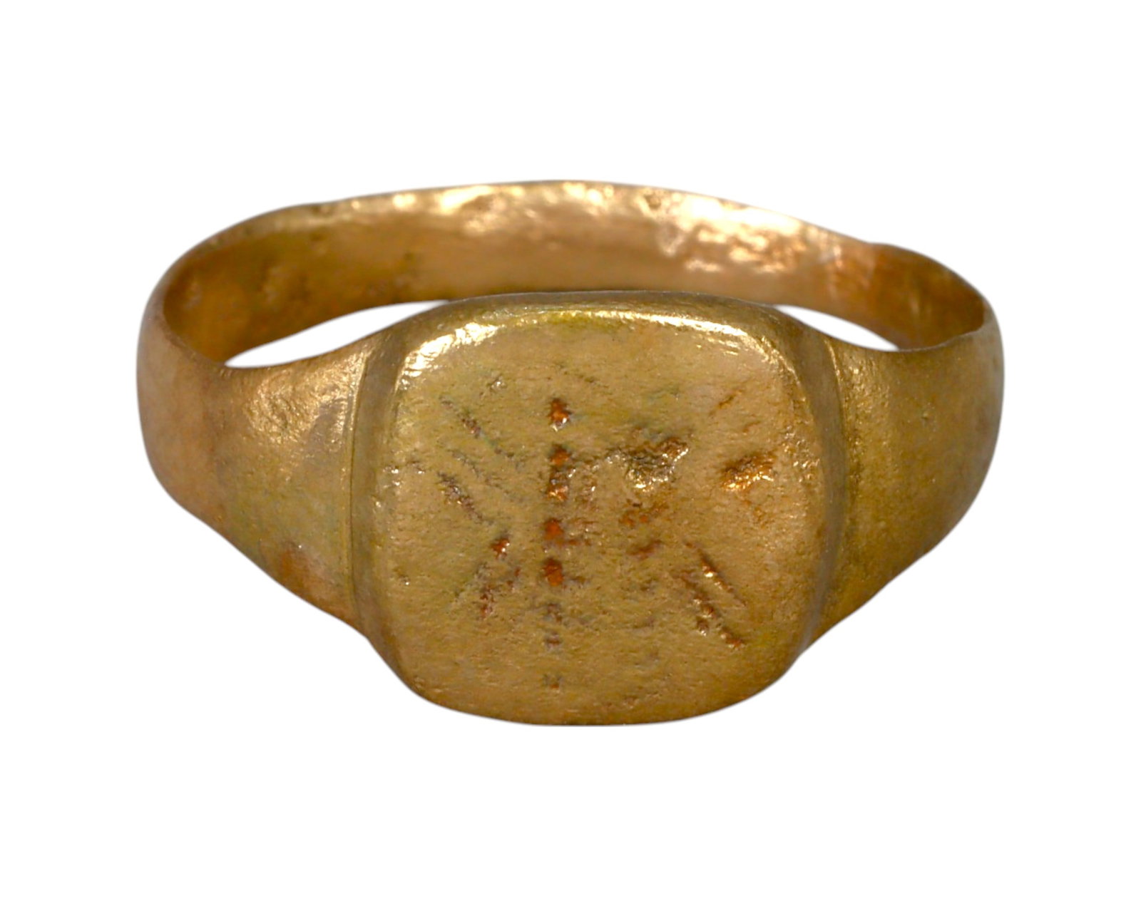 MEDIEVAL EUROPEAN: Bronze Engraved Signet Ring - Byzantine/Crusader Influence, 11th-14th Century: A well-crafted medieval bronze signet ring, carefully restored while preserving its historical character. This refined piece, sized at 9 US and weighing 2.9g, features a square bezel with faint engrav
