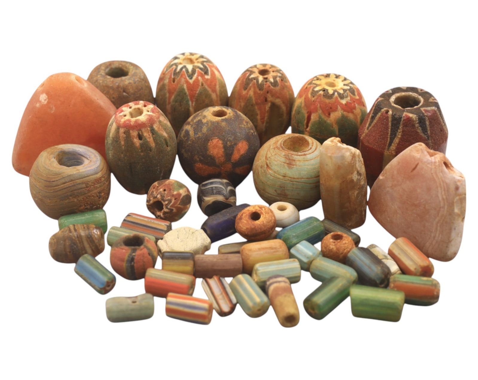Collection of Vintage Art Glass Beads - Antique & Handmade, 8-26mm, 141g: A captivating assortment of vintage and antique art glass beads, showcasing masterful craftsmanship and unique design elements. These handcrafted beads exhibit intricate detailing, applied textures, a