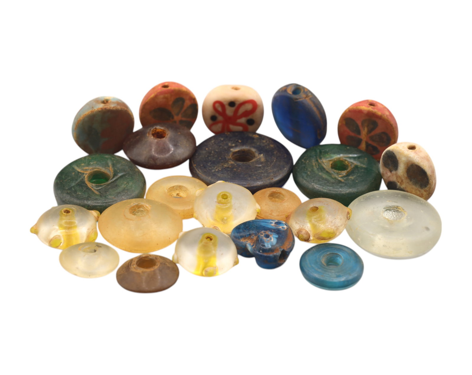 Collection of Vintage Art Glass Beads - Antique & Handmade, 1.9-2.3cm, 111g: A captivating assortment of vintage and antique art glass beads, showcasing masterful craftsmanship and unique design elements. These handcrafted beads exhibit intricate detailing, applied textures, a