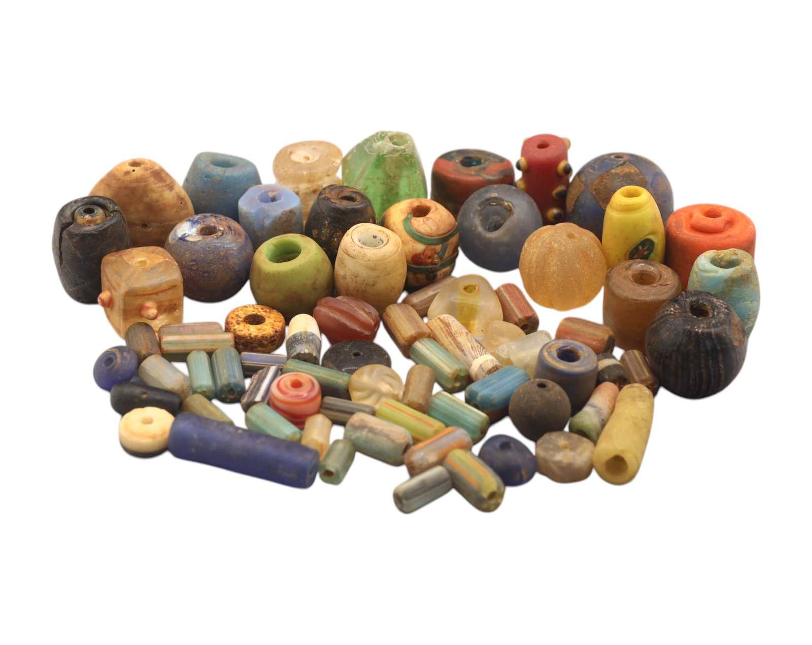 Collection of Vintage Art Glass Beads - Antique & Handmade, 1-1.9cm, 137g: A captivating assortment of vintage and antique art glass beads, showcasing masterful craftsmanship and unique design elements. These handcrafted beads exhibit intricate detailing, applied textures, a