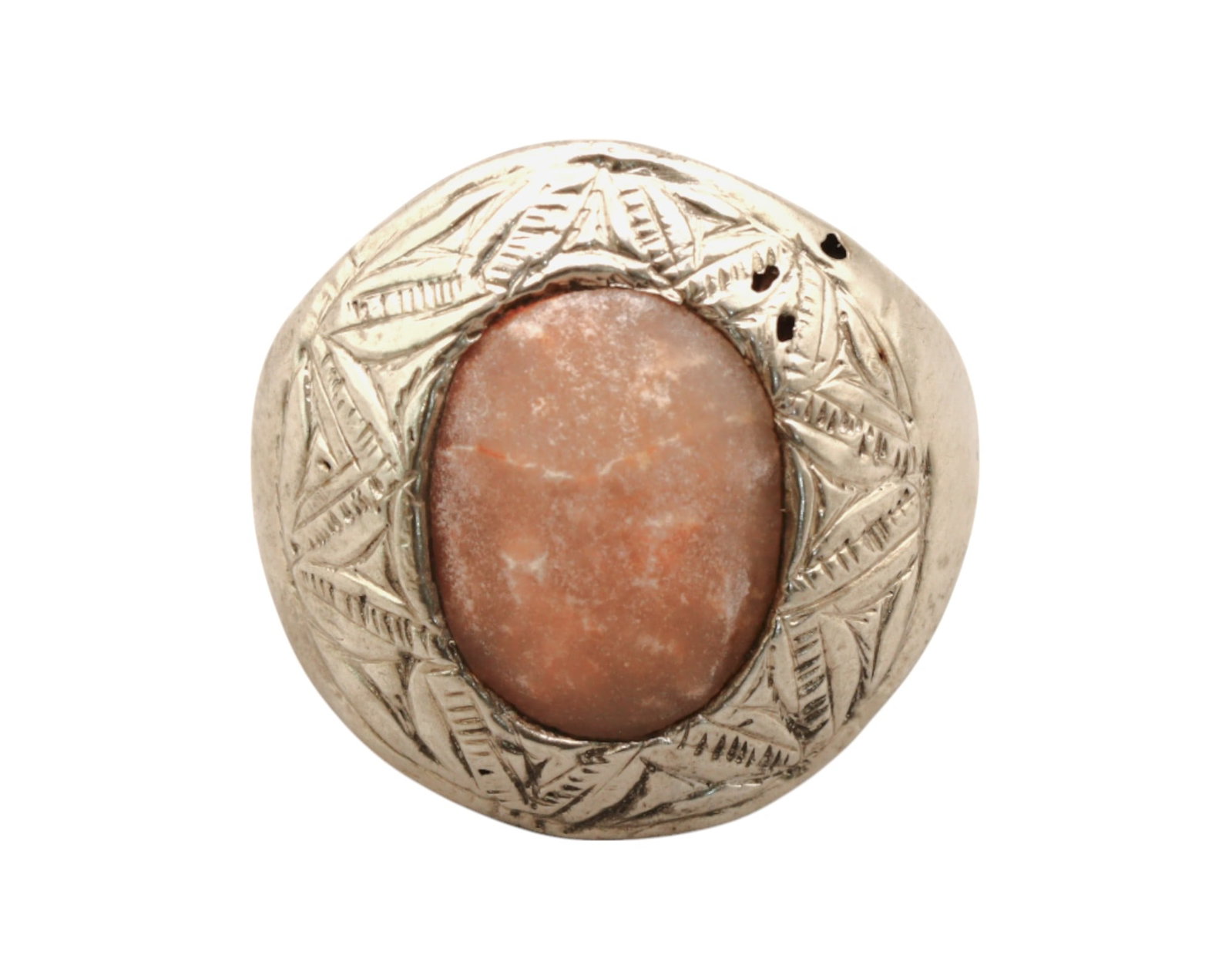 VINTAGE SILVER RING WITH NATURAL STONE - 14g, Size 5.5 US: A striking vintage silver ring, weighing 14g and sized 5.5 US, featuring a natural oval cabochon stone in a warm, earthy hue. The bezel setting is intricately engraved with a repeating leaf or geometr