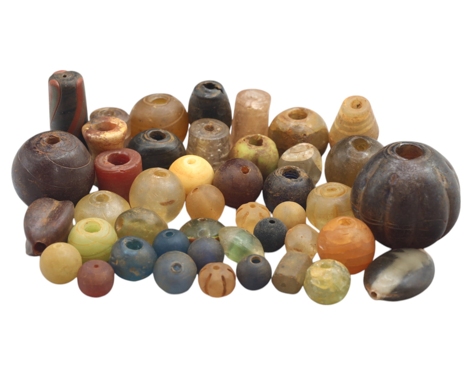 Collection of Vintage Art Glass Beads - Antique & Handmade, 224g: A captivating assortment of vintage and antique art glass beads, showcasing masterful craftsmanship and unique design elements, size ranging up to 1.5 inches. These handcrafted beads exhibit intricate