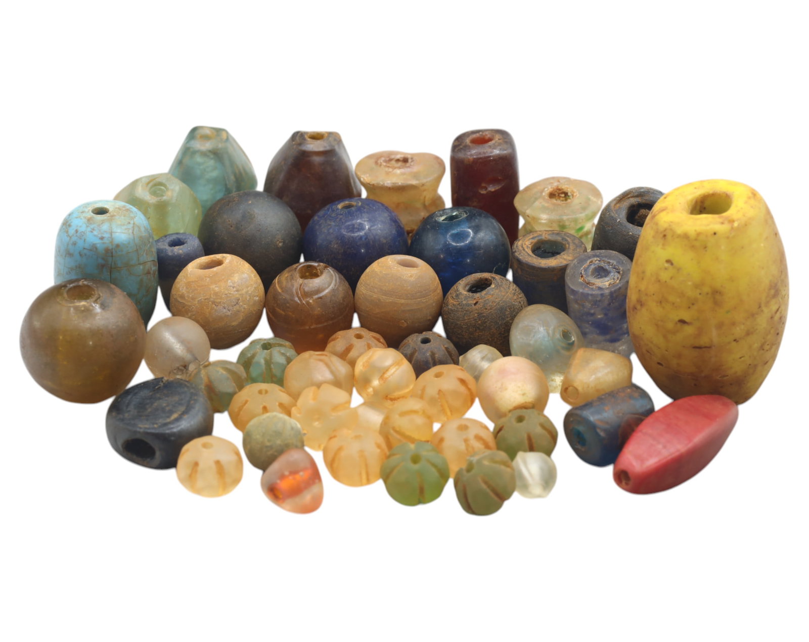 Collection of Vintage Art Glass Beads - Antique & Handmade, 187g: A captivating assortment of vintage and antique art glass beads, showcasing masterful craftsmanship and unique design elements, size ranging up to 1.5 inches. These handcrafted beads exhibit intricate
