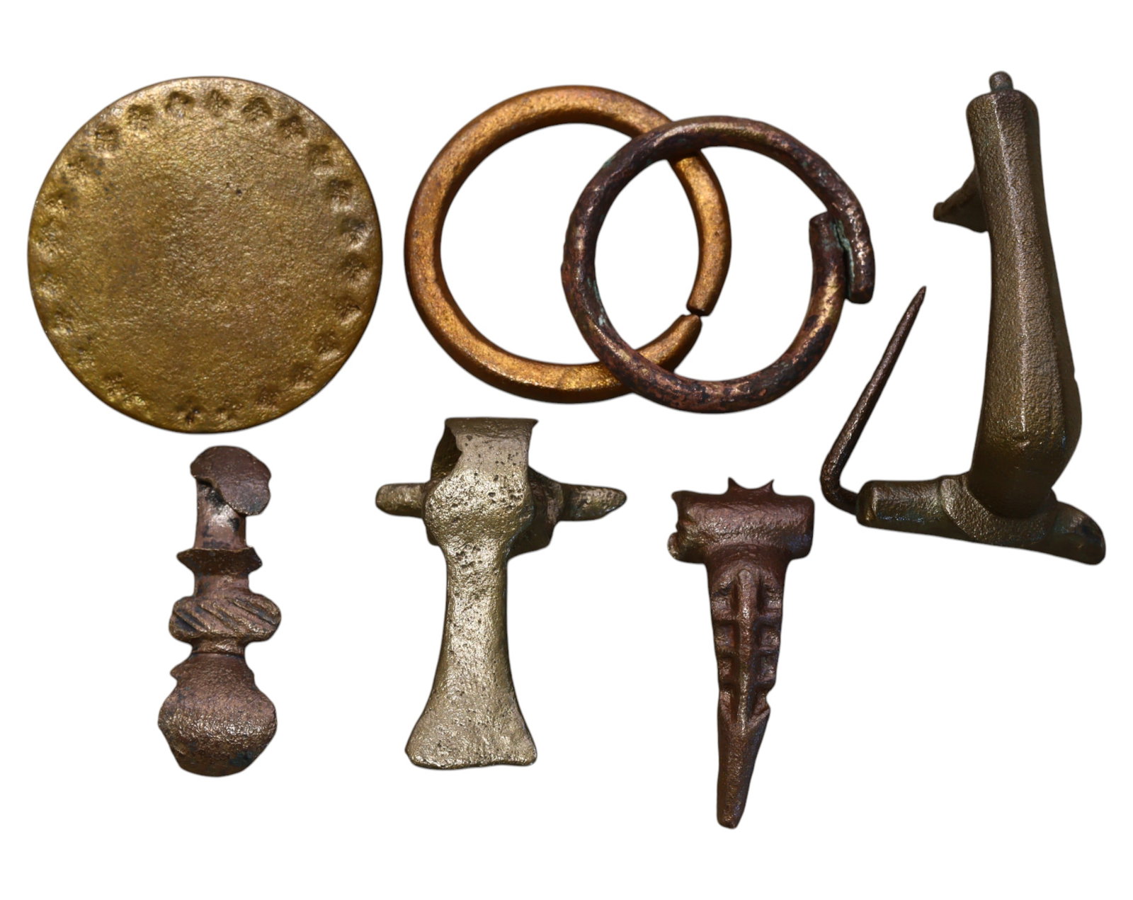 ANCIENT & MEDIEVAL: Mixed Bronze Artifacts & Proto-Money Rings - 7 Pieces, 2.5-3cm, 34g: A fascinating collection of seven ancient and medieval bronze artifacts, measuring between 2.5 to 3 cm and weighing 34g in total. This lot includes two proto-money rings, an ornamented disc, fibula br