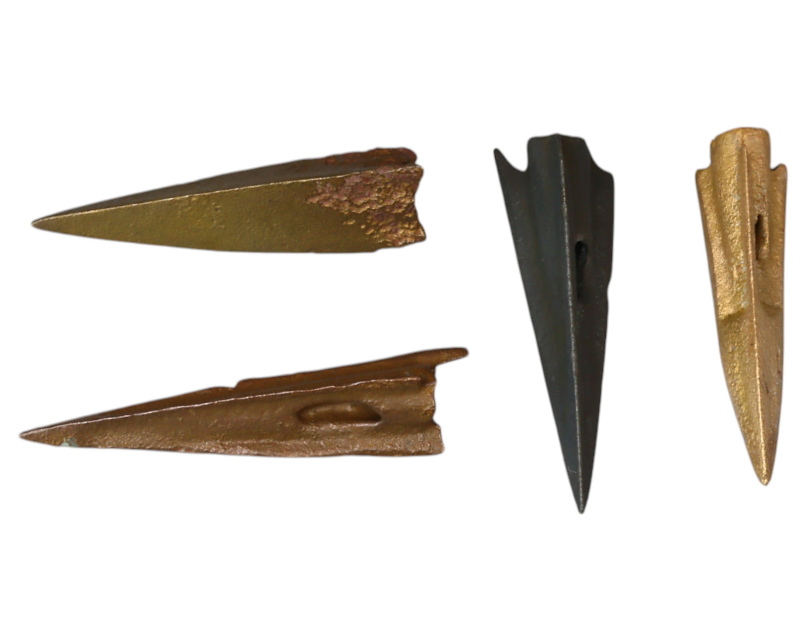 ANCIENT STEPPE: Scythian-Sarmatian Bronze Arrowheads - Socketed War Projectiles, 7th-3rd Century BCE: A well-preserved set of ancient Scythian - Sarmatian bronze arrowheads from the nomadic warrior cultures of the Eurasian steppe, dating to the 7th-3rd century BCE. These expertly cast socketed arrowhe