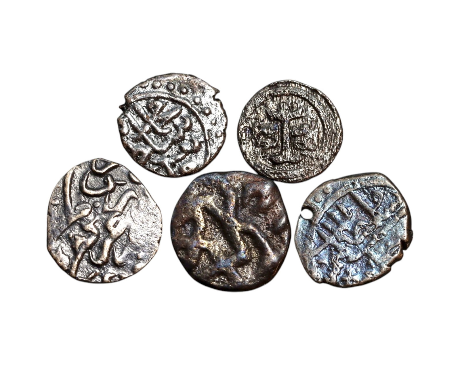 ISLAMIC STATES: Silver Fractional Dirham Coin Lot - 5 Coins, 9-11mm, 2.6g Total, 9th-12th Century: A remarkable lot of five silver fractional dirhams from various Islamic dynasties, dating between the 9th and 12th centuries. These diminutive yet historically significant coins, measuring between 9-1