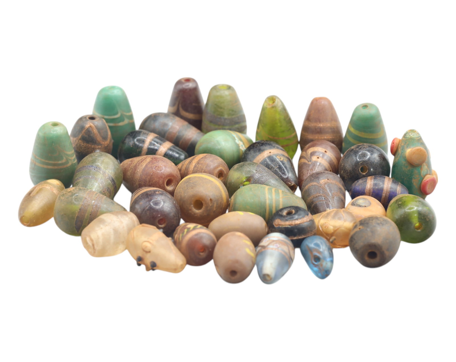 Collection of Vintage Art Glass Beads - Antique & Handmade, 10-20mm, 213g: A captivating assortment of vintage and antique art glass beads, showcasing masterful craftsmanship and unique design elements. These handcrafted beads exhibit intricate detailing, applied textures, a