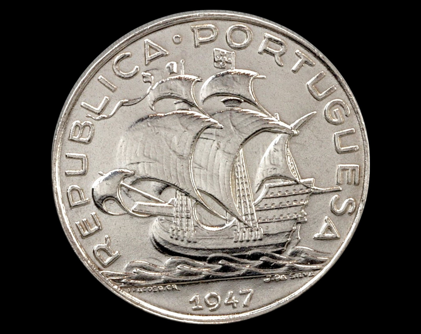 PORTUGAL: Silver 5 Escudos Coin - Caravel & Coat of Arms, 1947, 2.5cm, 6.8g: A well-preserved 1947 5 Escudos coin from Portugal, struck in .650 silver at the Lisbon Mint. This issue, measuring 2.5 cm in diameter and weighing 6.8 g, features a highly detailed caravel on the obv