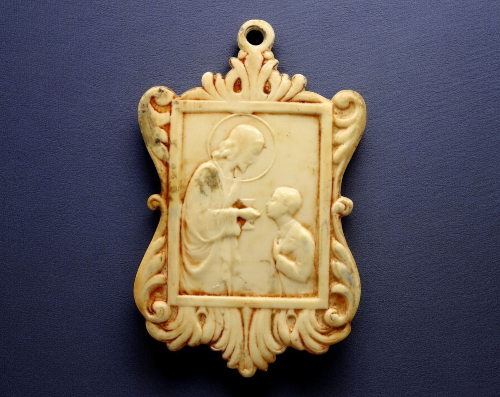 EUROPE: Hand-Carved Ivory-Colored First Communion Pendant, 19th Century, 4g, 4.5x3cm (1 of 3)