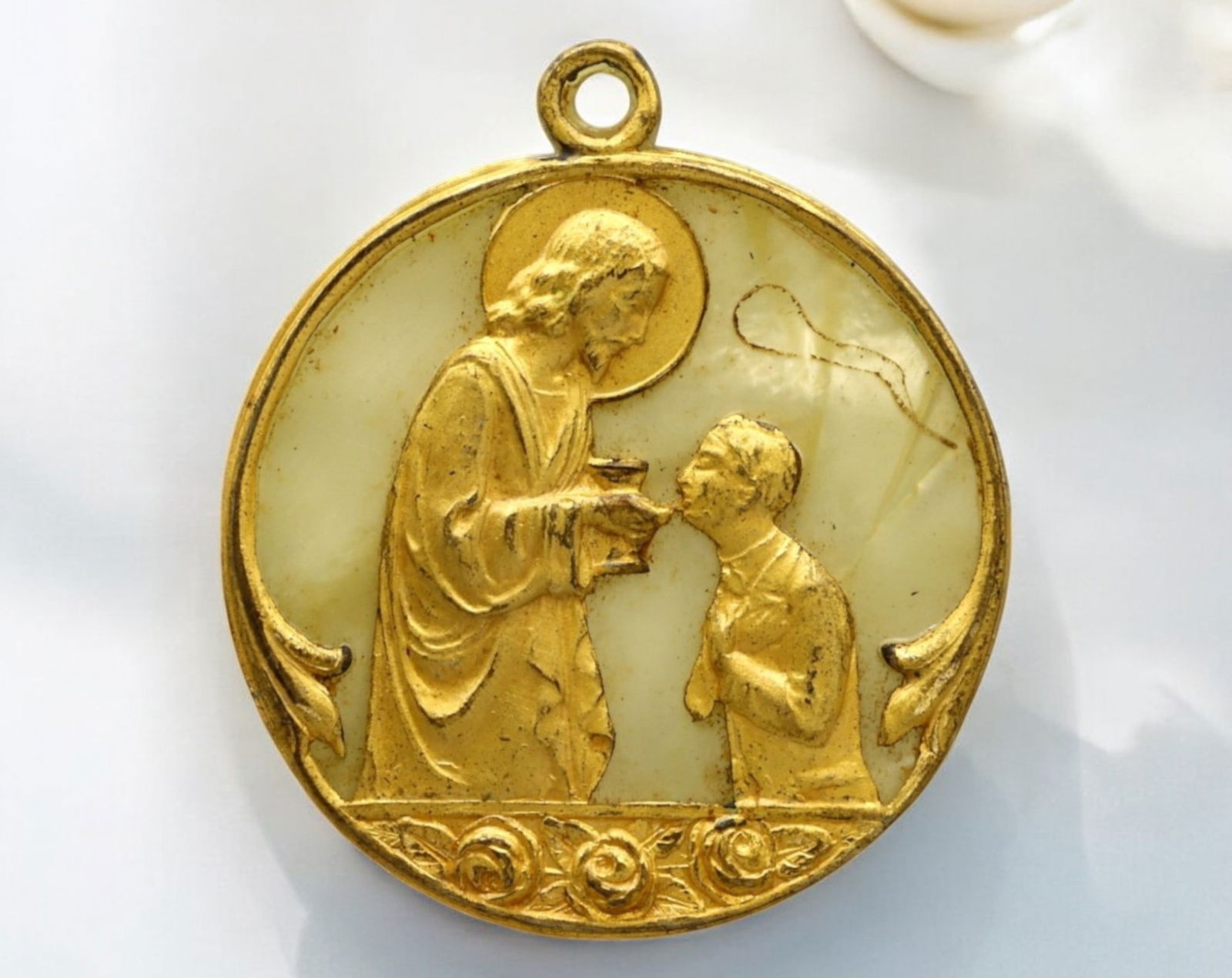 SPAIN: 19th-Century First Communion Medal - Gilded & Mother-of-Pearl, 5g, 3.5cm (1 of 3)