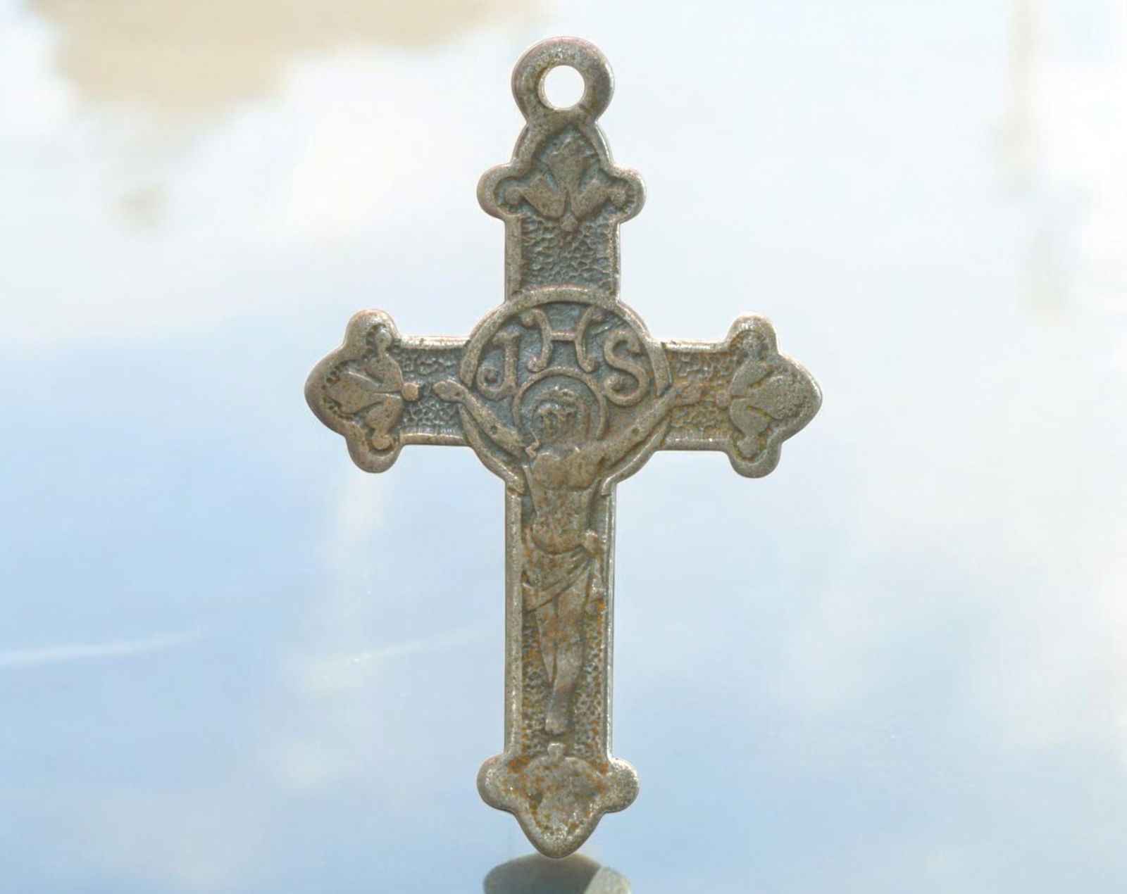 ITALY: Commemorative Coin Crucifix - Souvenir of Rome, Sacred Christian Relic, 2g, 3.5x2.5cm (1 of 3)