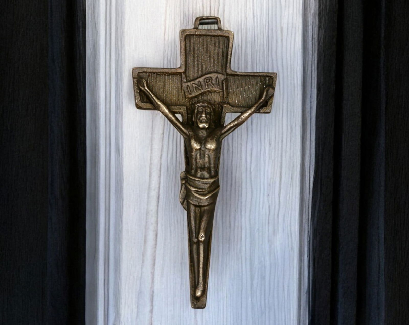 SPAIN: Carthusian Crucifix - Cartuja de Aula Dei, 5.3g, 4.5x2cm (1 of 3)