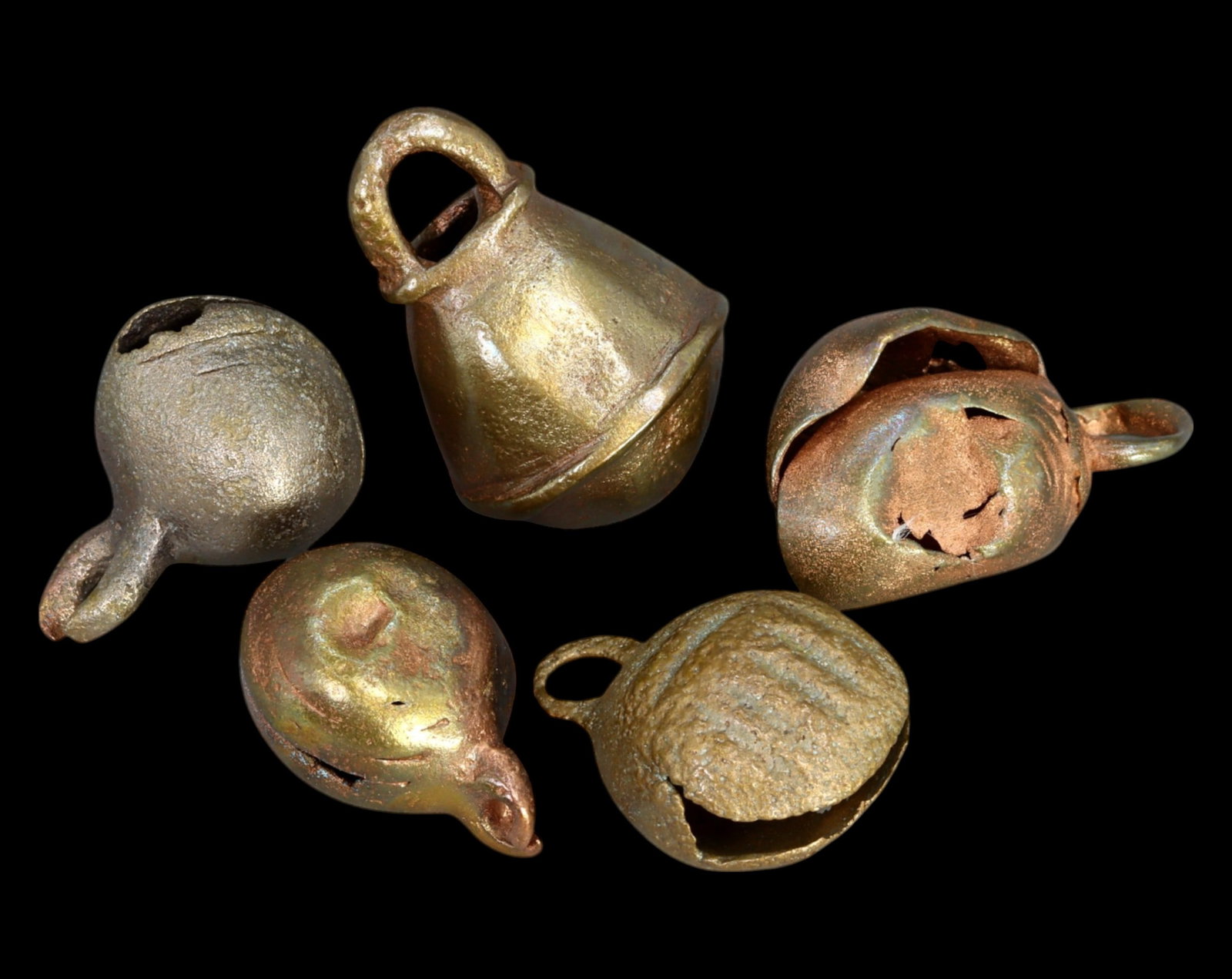SILK ROAD: Bronze Trade Bell Currency - Ancient Merchant Tokens, 5pcs, 1.5-2cm, 30g: A fascinating set of bronze trade bells, once used as currency along the Silk Road, serving as both commercial tokens and protective amulets. Small bells like these were exchanged among traders and mo