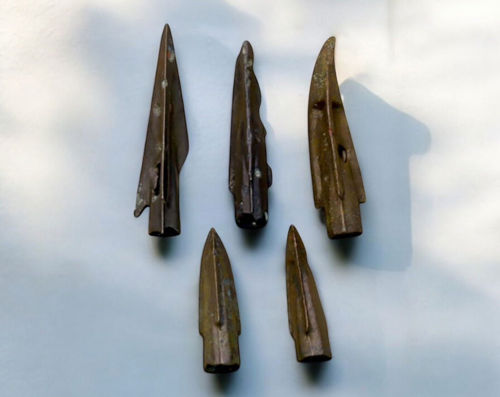 ANCIENT SCYTHIAN CULTURE: Bronze Arrowheads - 5pcs, 1.8-2.8cm, 6.5g (1 of 1)