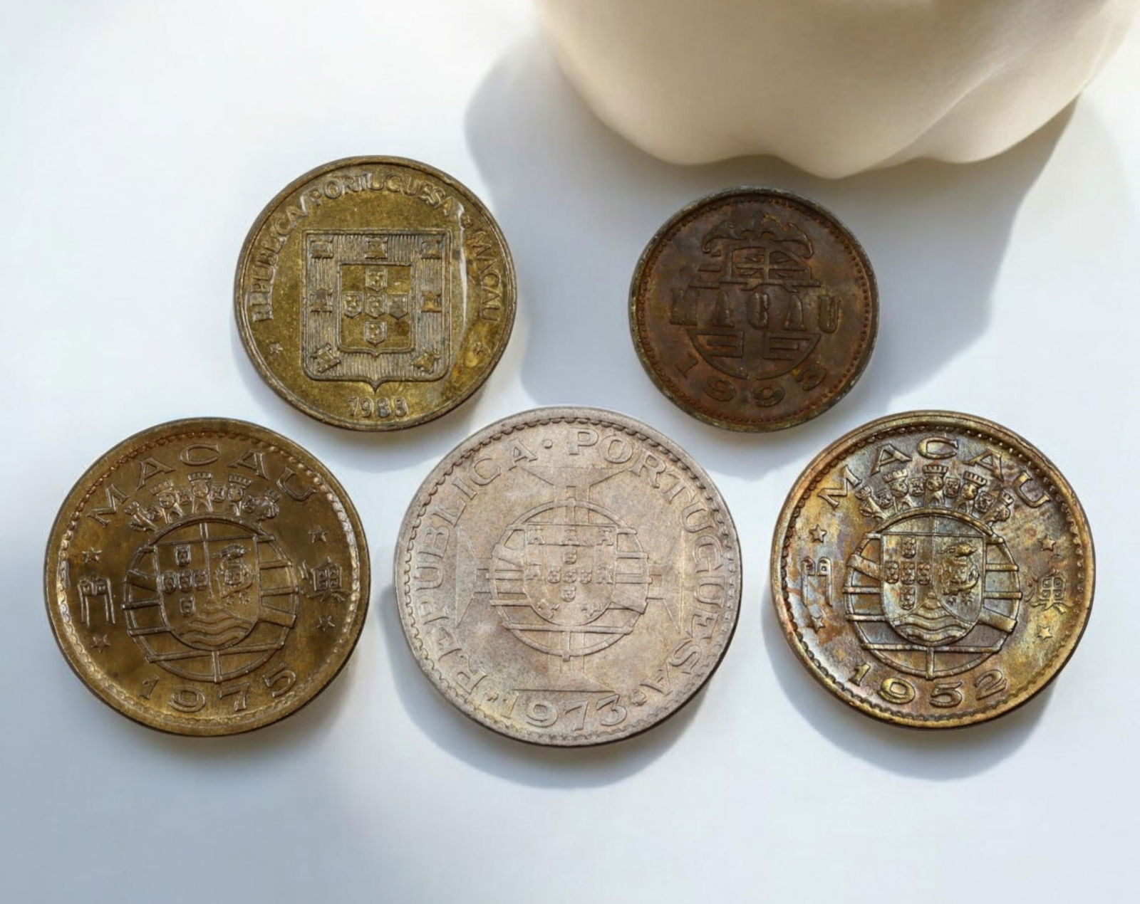 PORTUGUESE MACAU: Mixed Coin Lot - 5pcs, 16-23mm, 18.4g (1 of 3)