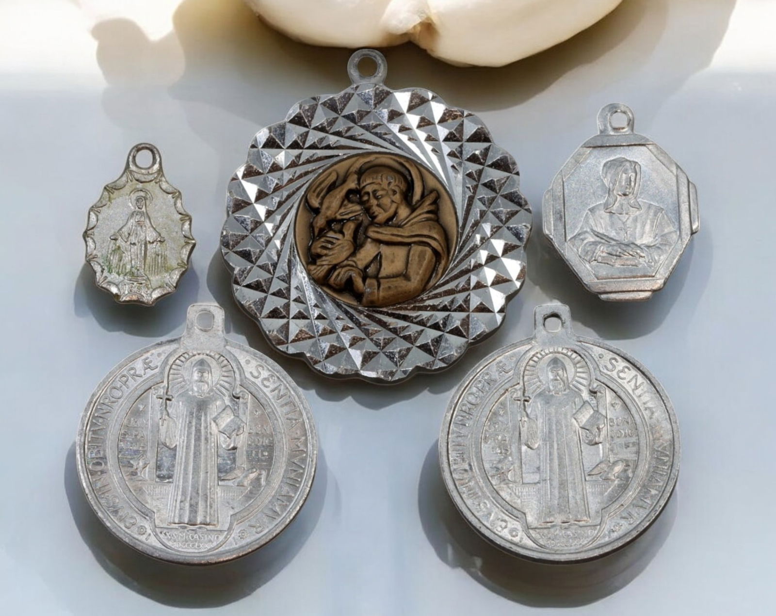 VATICAN/GERMANY/USA: St. Benedict & Religious Medals - Mixed Metal, 20th Century (Set of 5) (1 of 3)