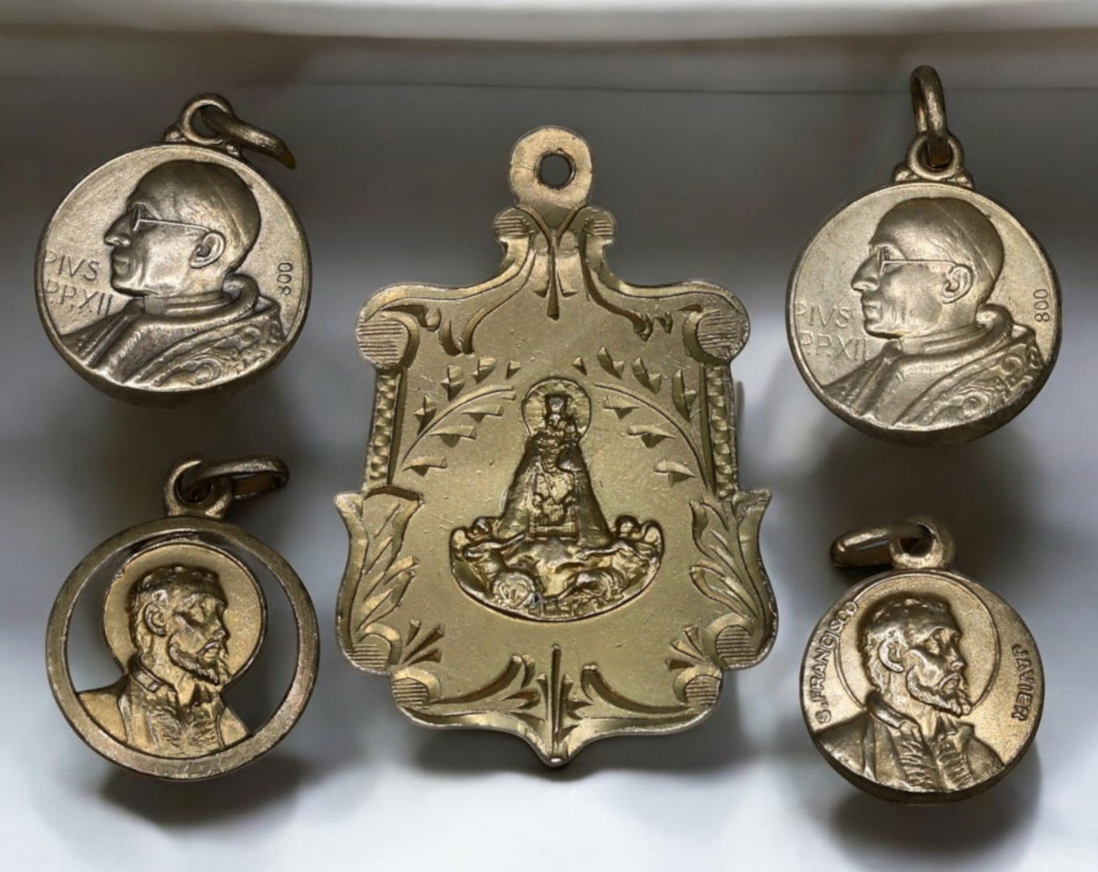 VATICAN/SPAIN: Set of Five Religious Medals - 19th-20th Century (1 of 3)