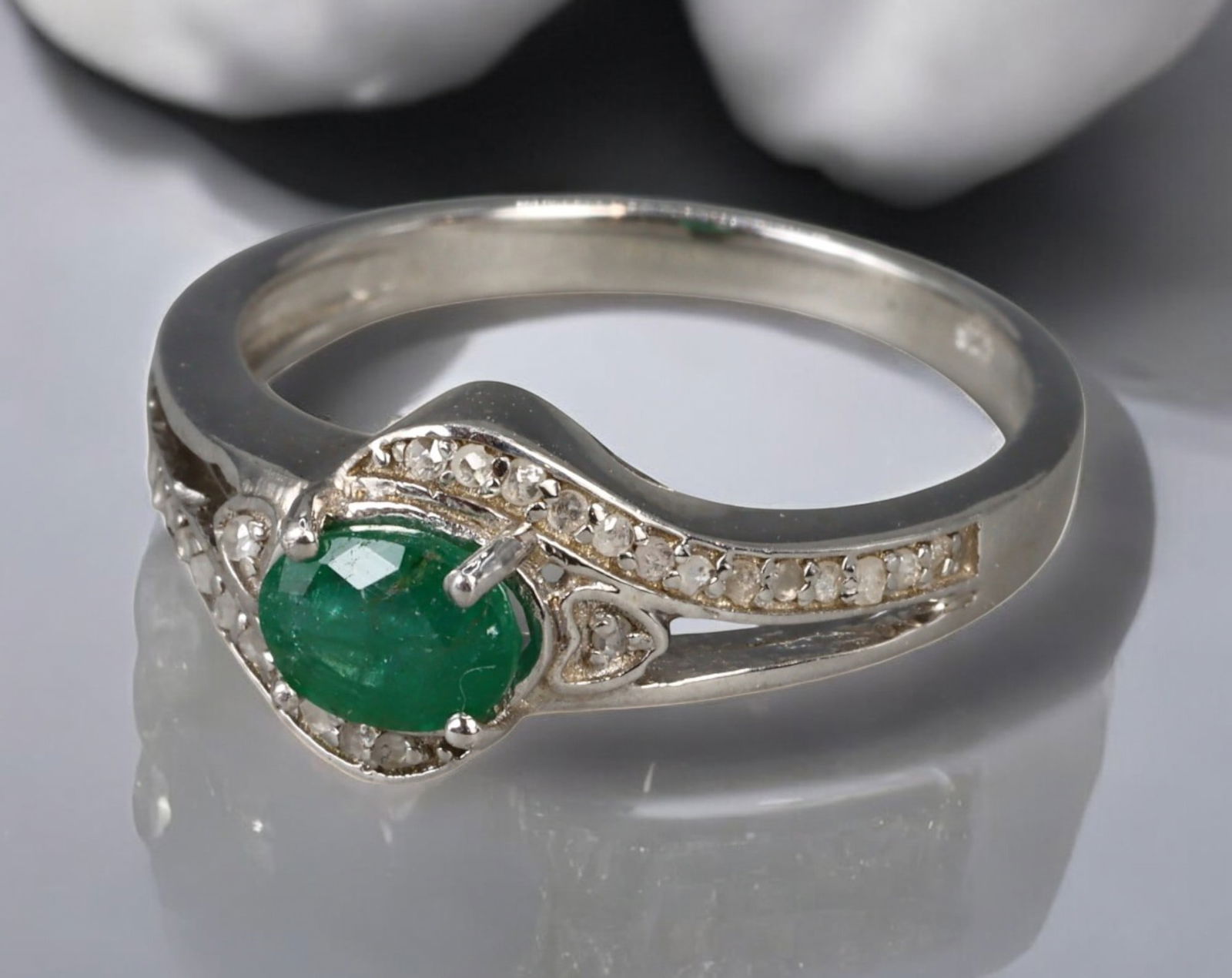 Sterling Silver Emerald & Diamond Accent Ring - Size 7.5, 2.8g (1 of 5)