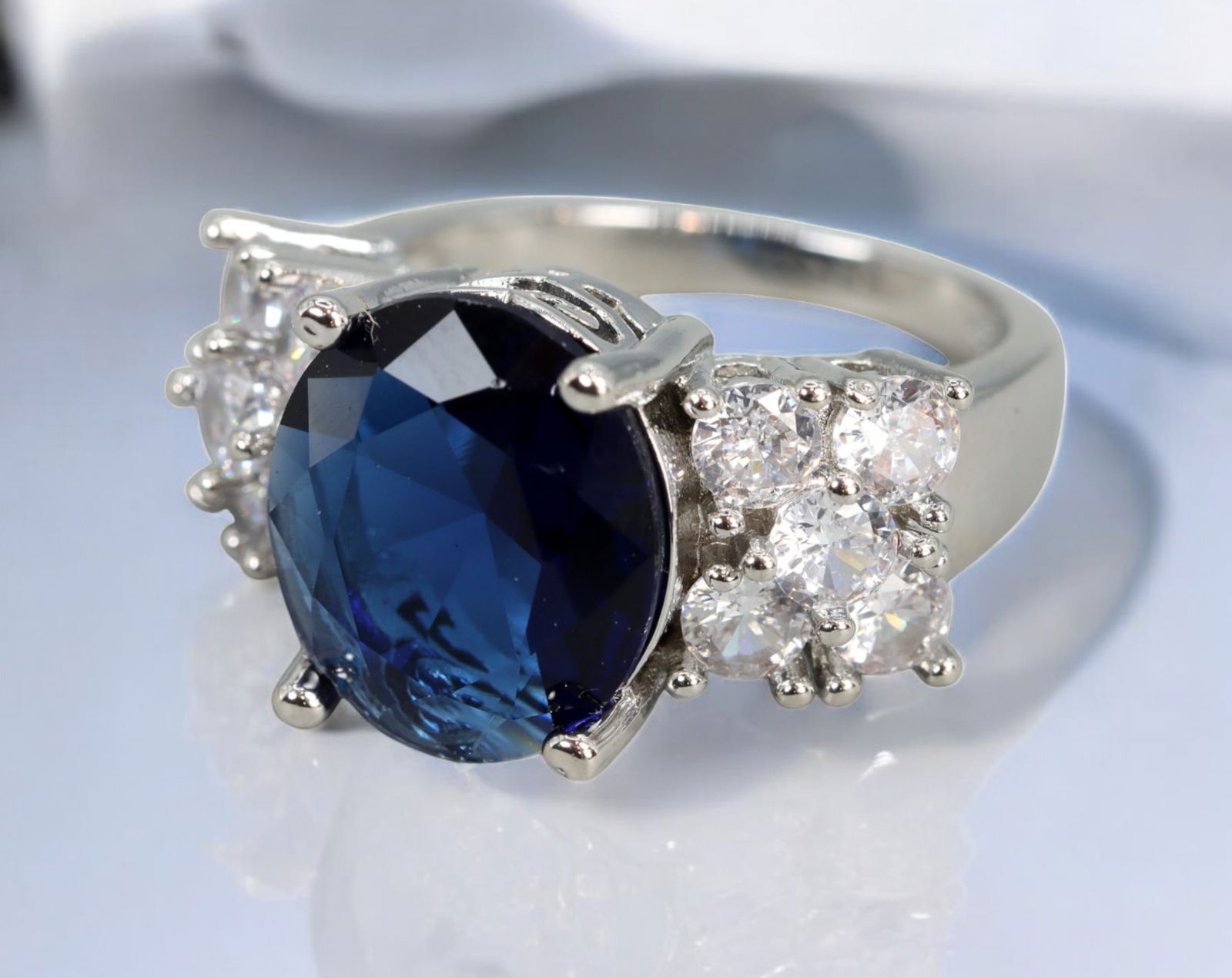 STERLING SILVER: Oval-Cut Blue Gemstone Ring - Stamped S925, Size 7.75, 7.6g (1 of 5)