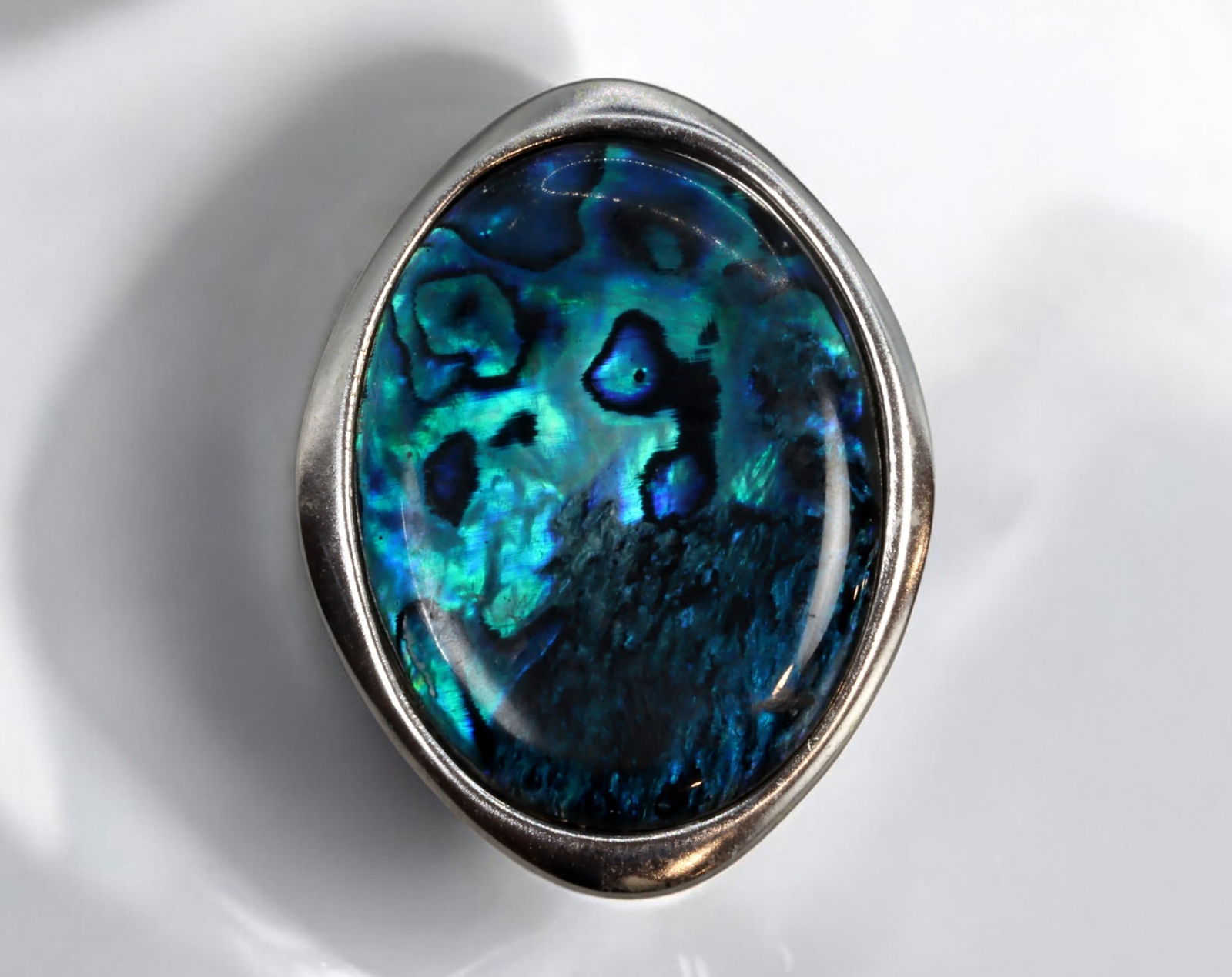 VINTAGE: Silver-Tone Brooch with Iridescent Abalone Shell, 4.5x3.5cm (1 of 2)