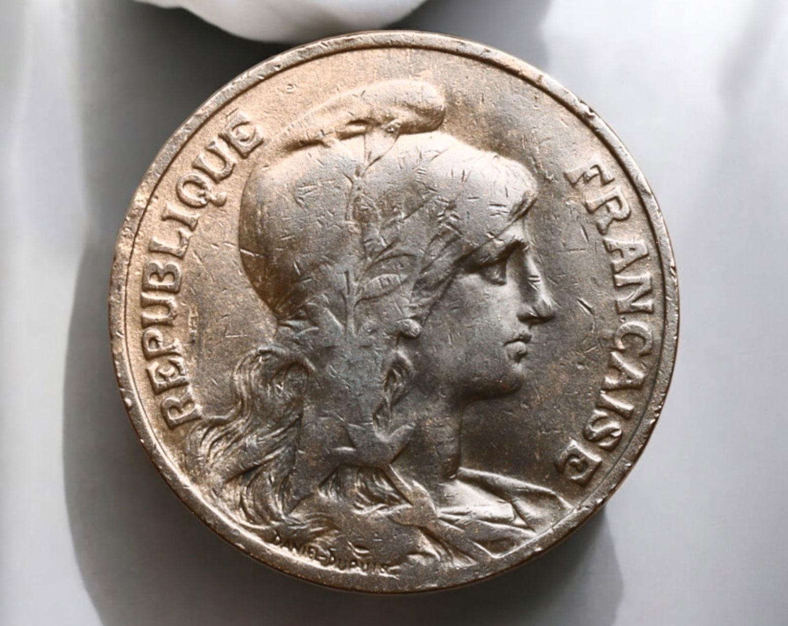 FRANCE: 10 Centimes Coin - Marianne & The Galloping Genius, 1906 (1 of 3)