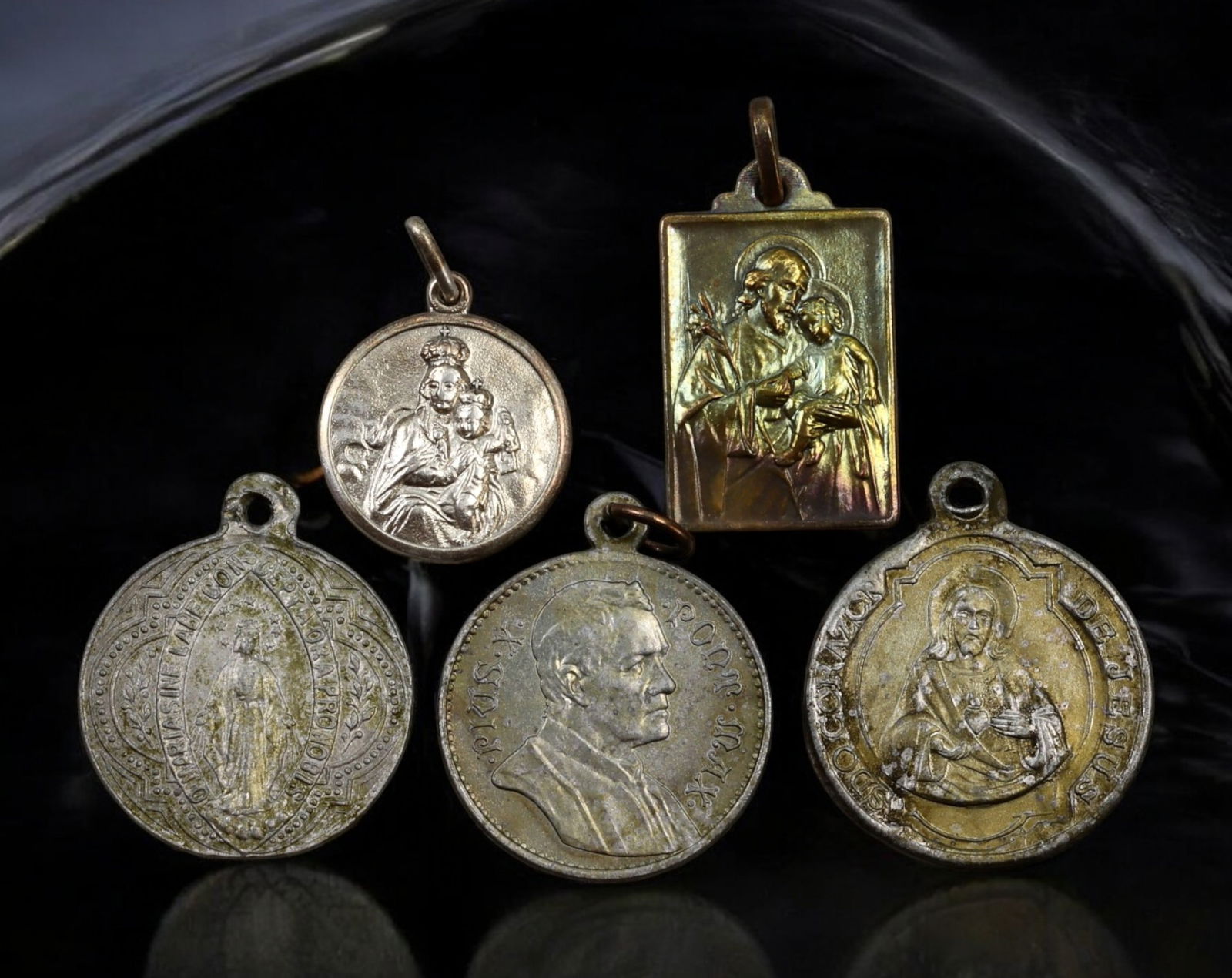 SPAIN & FRANCE: Set of Five Catholic Religious Medals - Silvered Metal & Gilt, 20th Century (1 of 2)