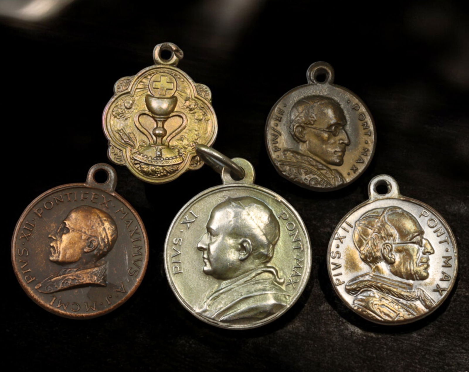 VATICAN/SPAIN: Papal & Eucharistic Medals - Bronze & Aluminum, Anno Santo & Pius XII, 1930s-50s (1 of 2)