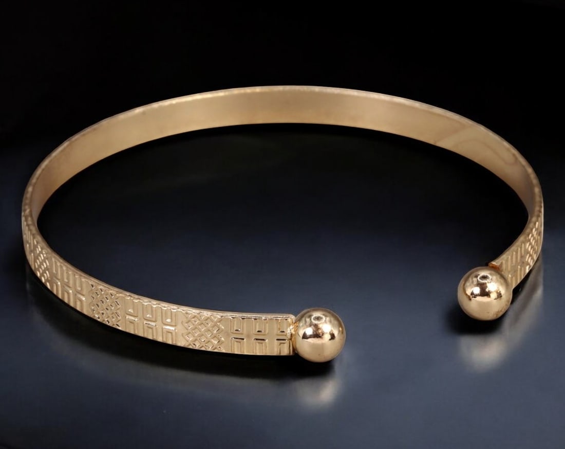 MID-CENTURY MODERNIST: Bangle Bracelet - Gold-Tone Geometric Cuff, 6 cm Diameter (1 of 3)