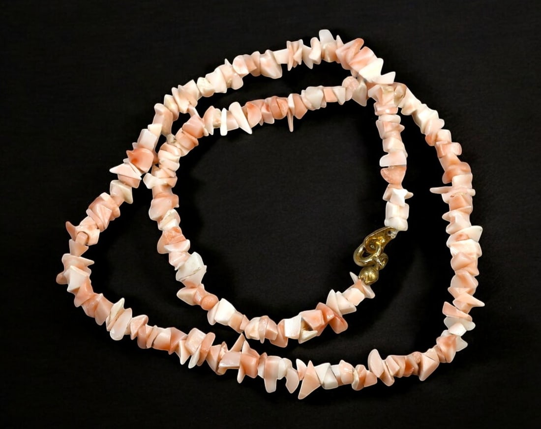VINTAGE: Natural Coral Chip Bead Necklace - 38cm, 10g (1 of 2)