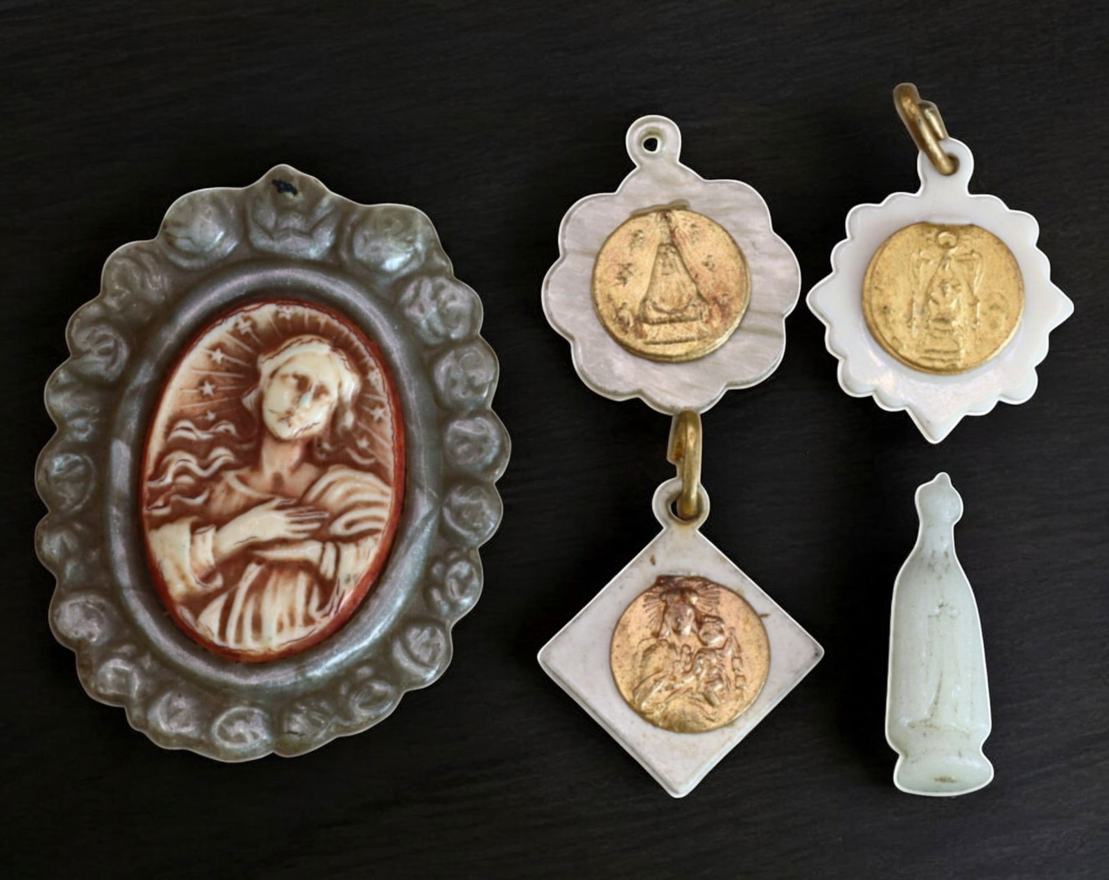 VINTAGE RELIGIOUS DEVOTIONAL SET: 5-Piece Collection - Medals, Pendants & Icon, 0.5-3.4cm, 4g (1 of 2)