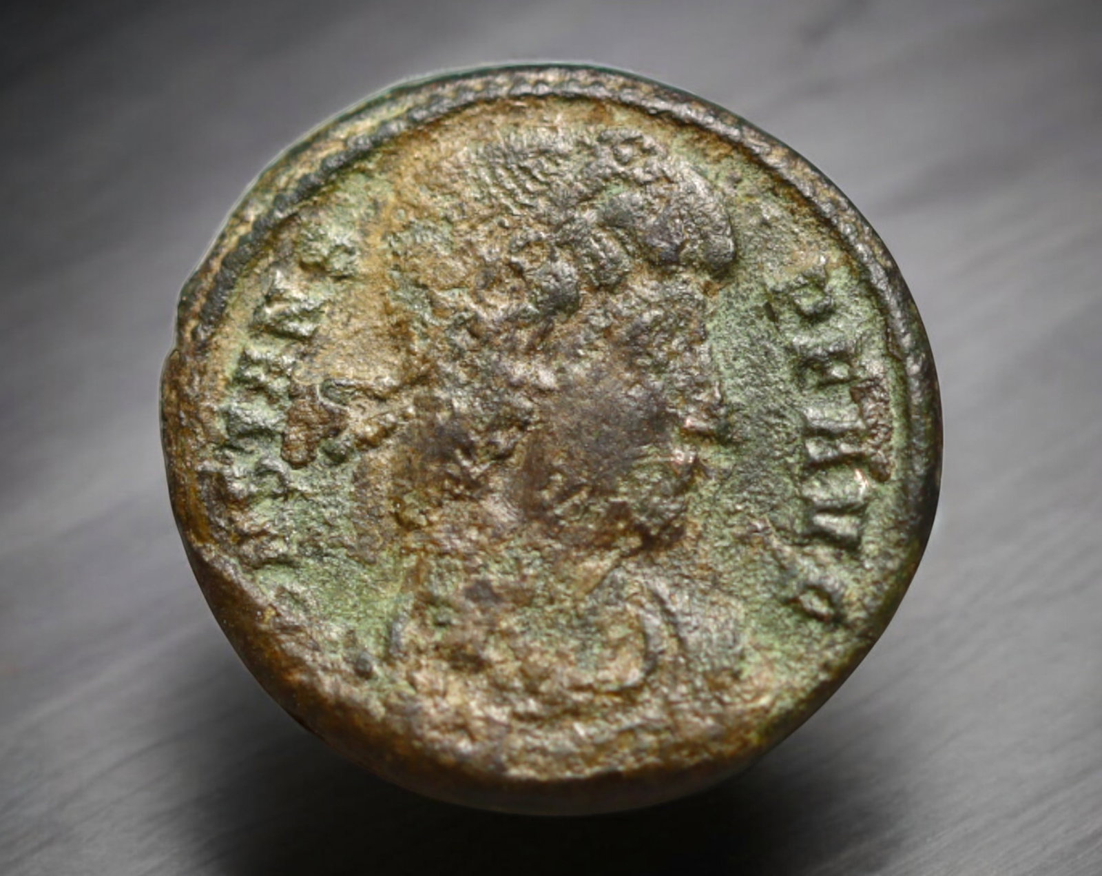ROMAN EMPIRE: AE Coin - Bronze Issue, 16mm, 1.9g: A lot of bronze coins from the Roman Empire, reflecting the practical monetary fabric of the Imperial economy. These modestly sized bronzes likely span different emperors and issues, underscoring the 