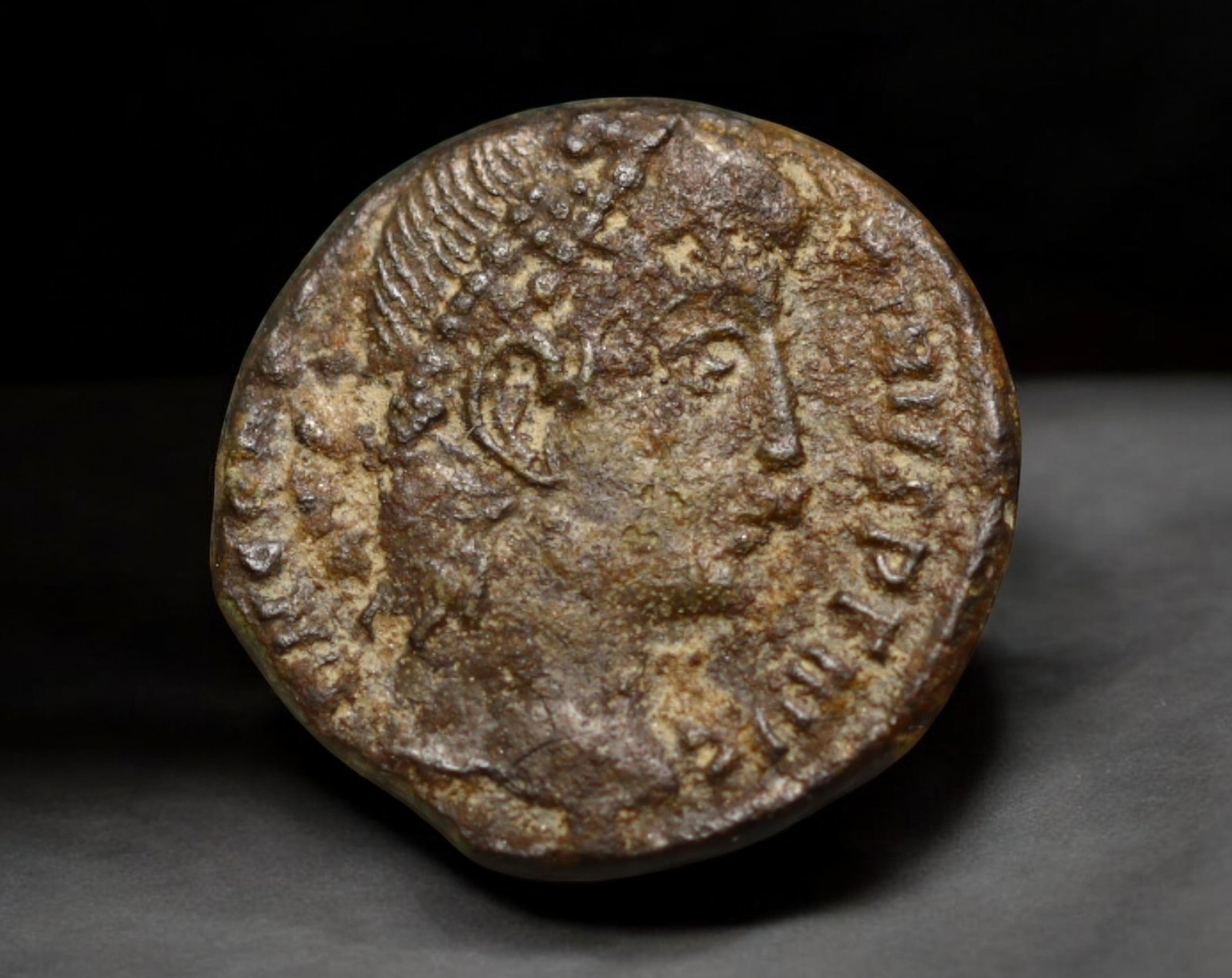 ROMAN EMPIRE: AE Coin - Bronze Issue, 16mm, 1.1g: A lot of bronze coins from the Roman Empire, reflecting the practical monetary fabric of the Imperial economy. These modestly sized bronzes likely span different emperors and issues, underscoring the 