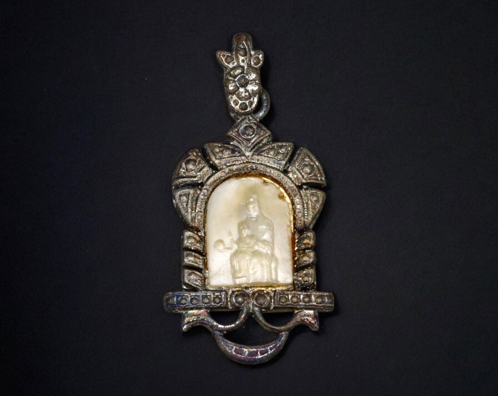 SPANISH COLONIAL BAROQUE: Pendant - Silver & Mother-of-Pearl Virgin, 4.2x1.9cm, ca. 18th c. (1 of 2)